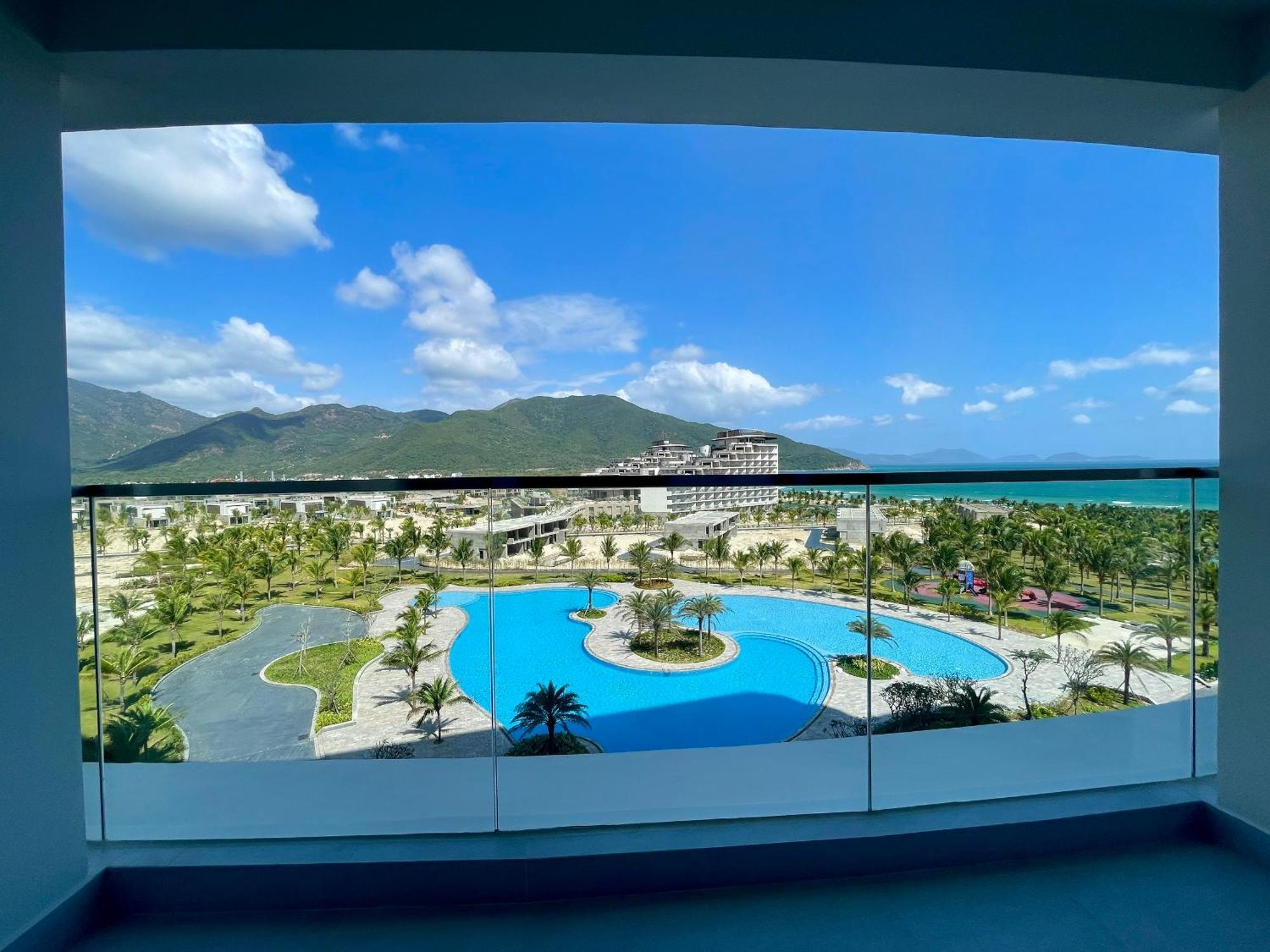 Aquamarine Beachfront Resort & Spa Cam Ranh Buitenkant foto