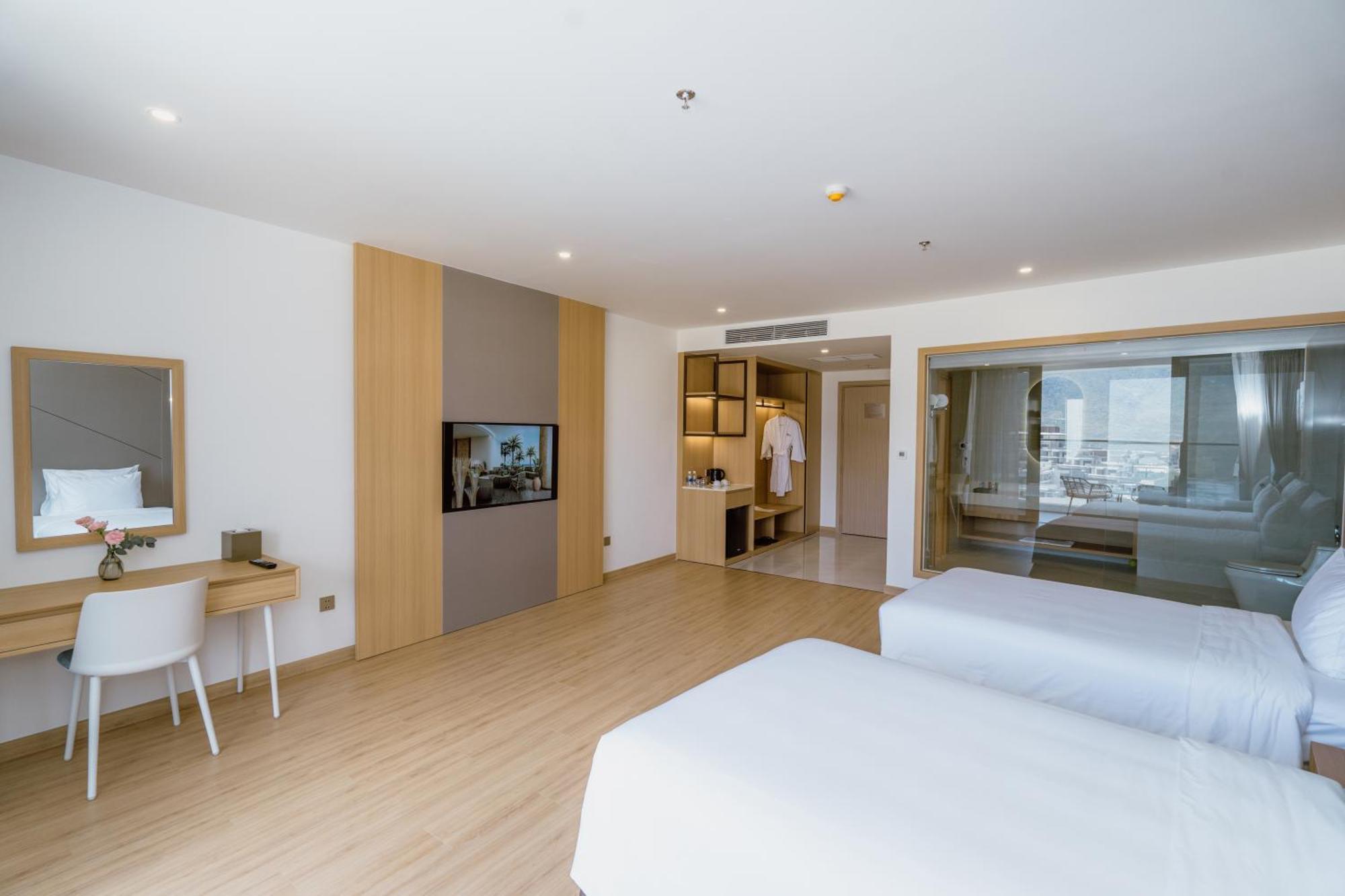 Aquamarine Beachfront Resort & Spa Cam Ranh Buitenkant foto