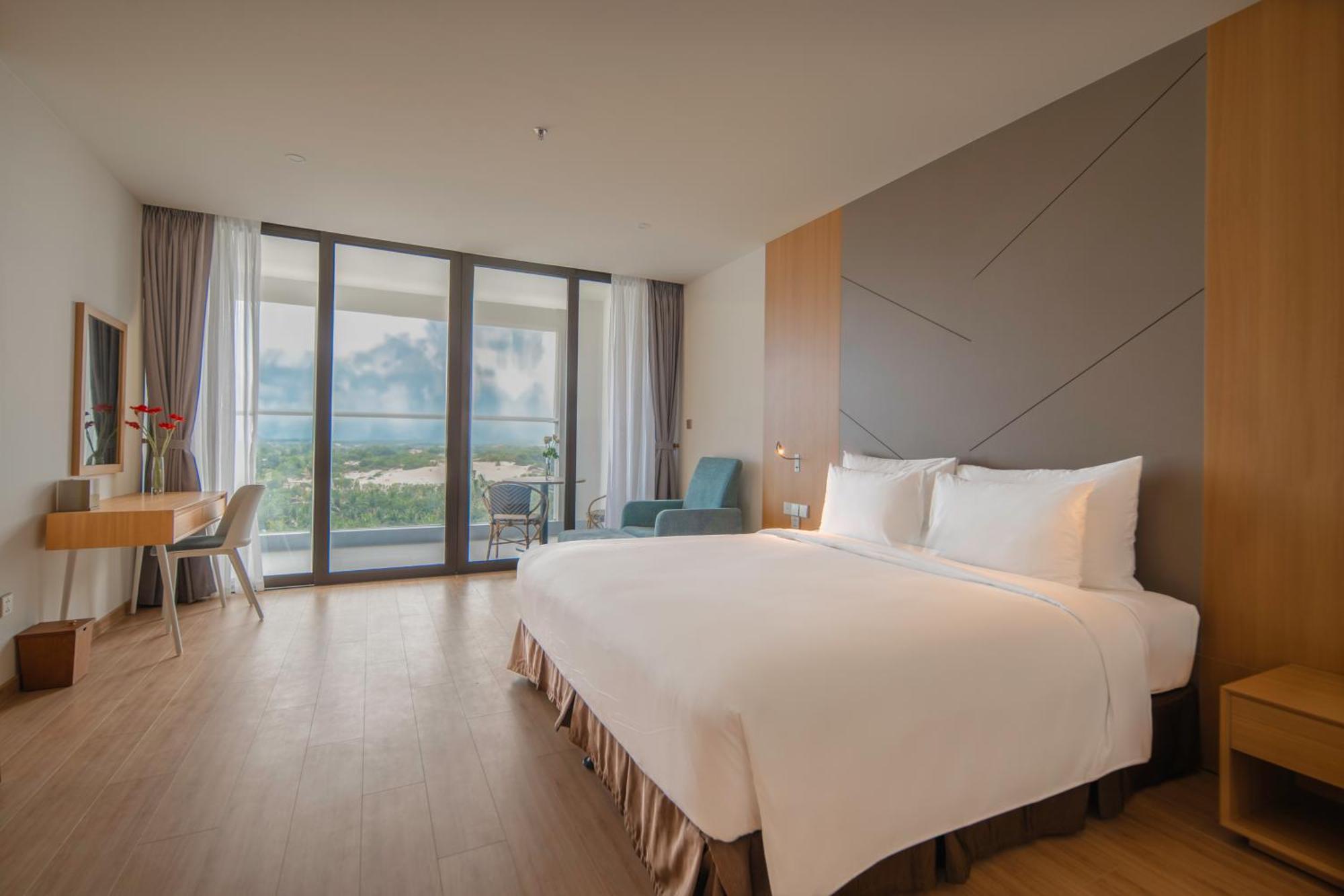 Aquamarine Beachfront Resort & Spa Cam Ranh Buitenkant foto